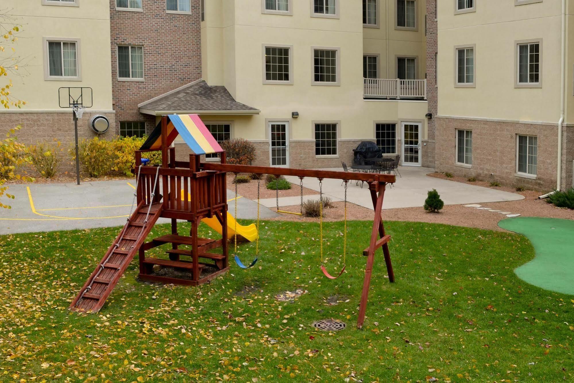Grandstay Hotel & Suites La Crosse Extérieur photo
